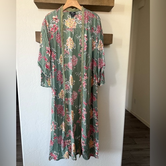 Angie|Boho Floral Green Kimono Duster,open front longline,lace crotchet trim•Med - Picture 8 of 12